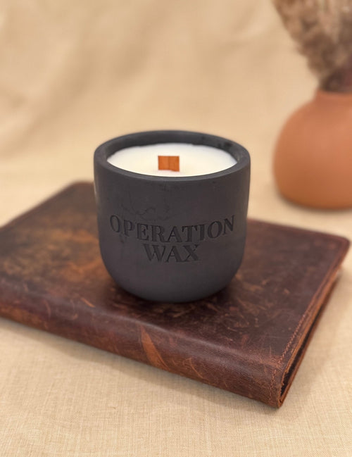 Amber & Rosewood Scented Candle